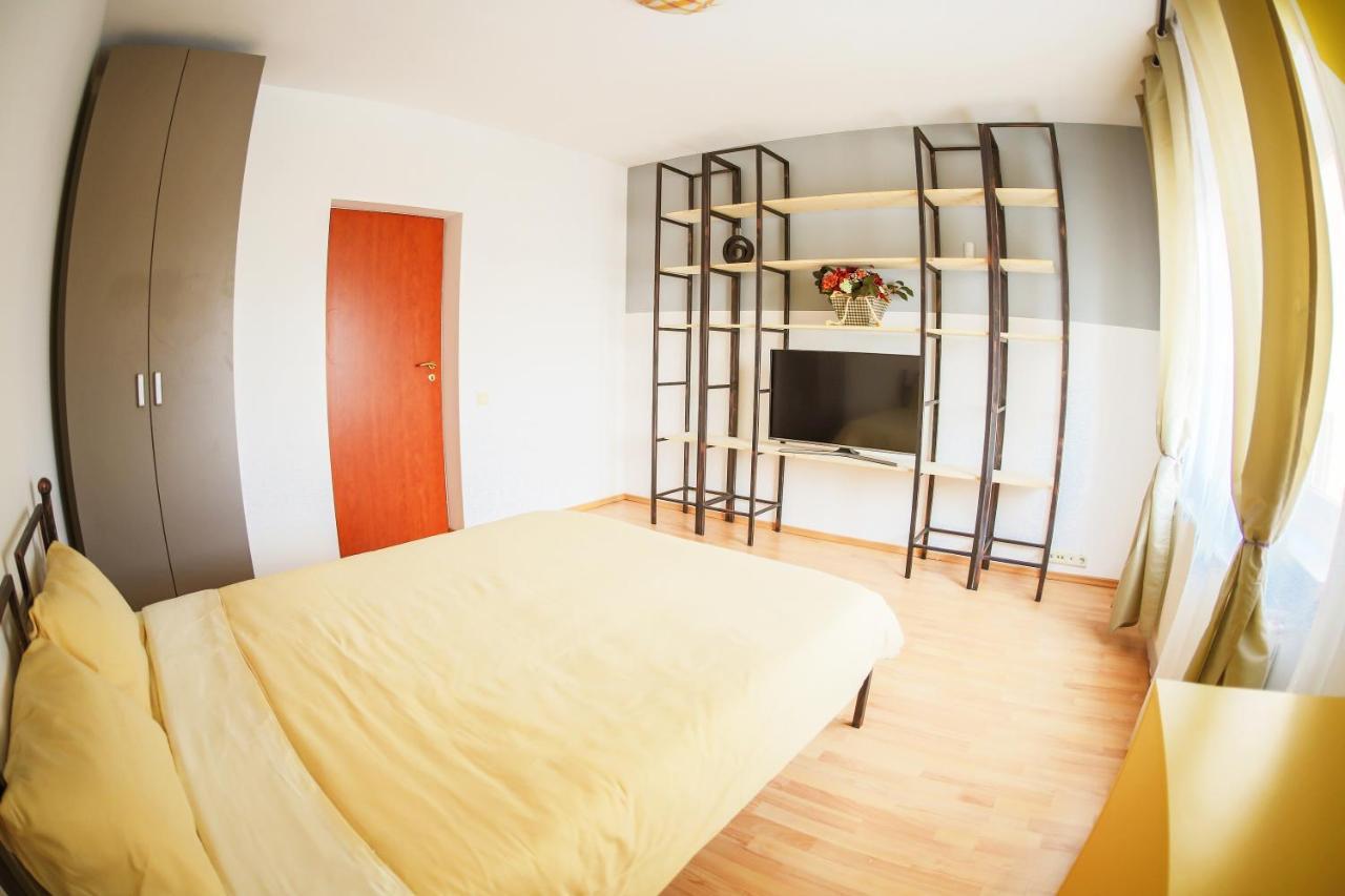 Color Apartments Downtown บูคาเรสต์ ภายนอก รูปภาพ