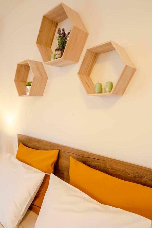 Color Apartments Downtown บูคาเรสต์ ภายนอก รูปภาพ