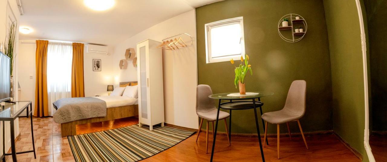 Color Apartments Downtown บูคาเรสต์ ภายนอก รูปภาพ