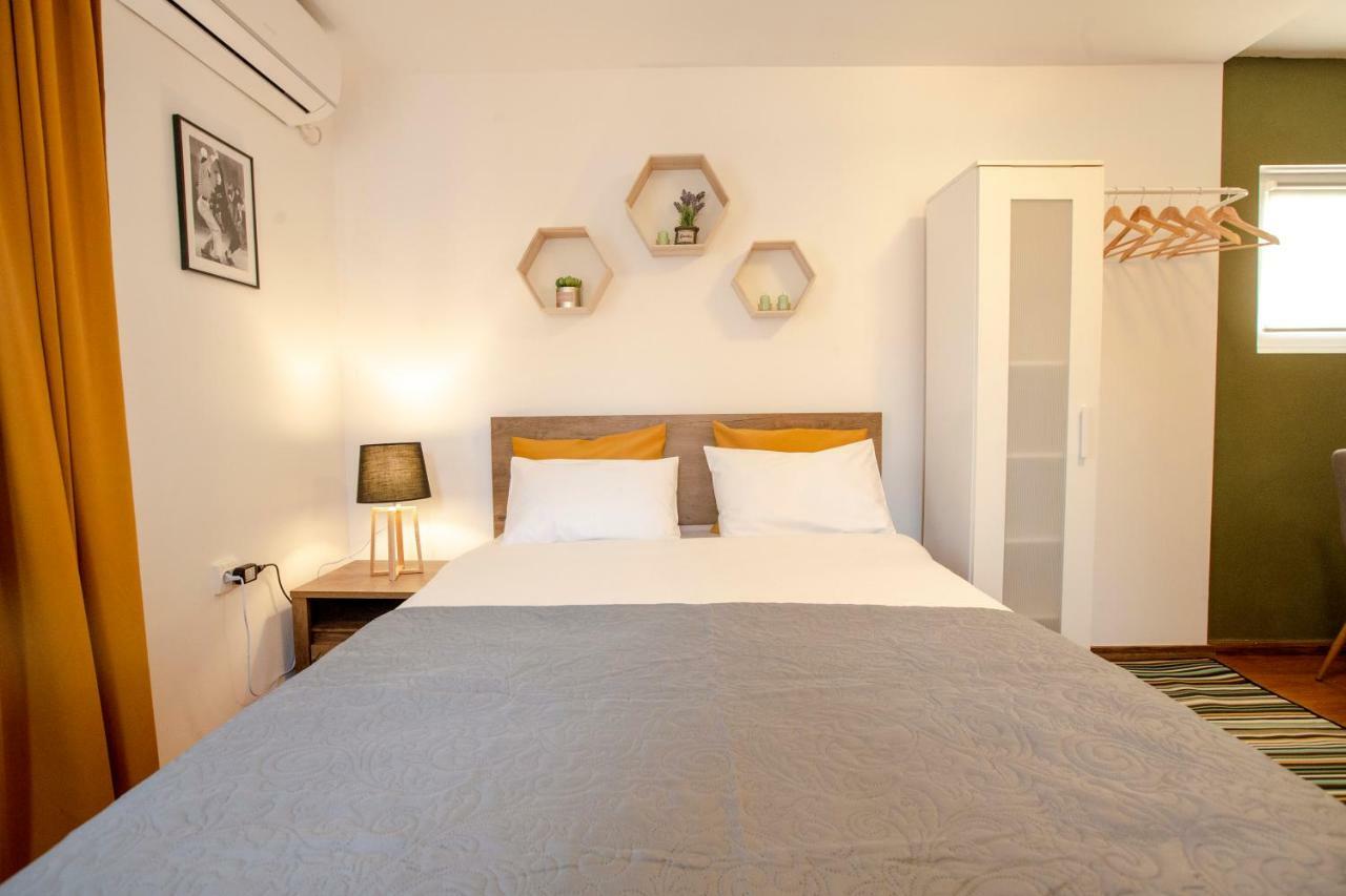 Color Apartments Downtown บูคาเรสต์ ภายนอก รูปภาพ
